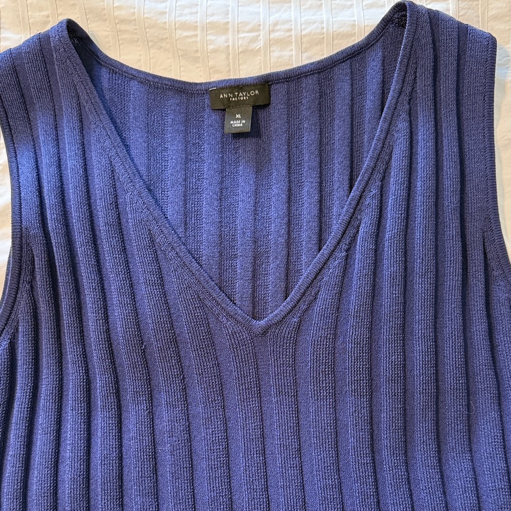 Ann Taylor Navy Blue Ribbed knit Sleeveless Top - Picture 2 of 6